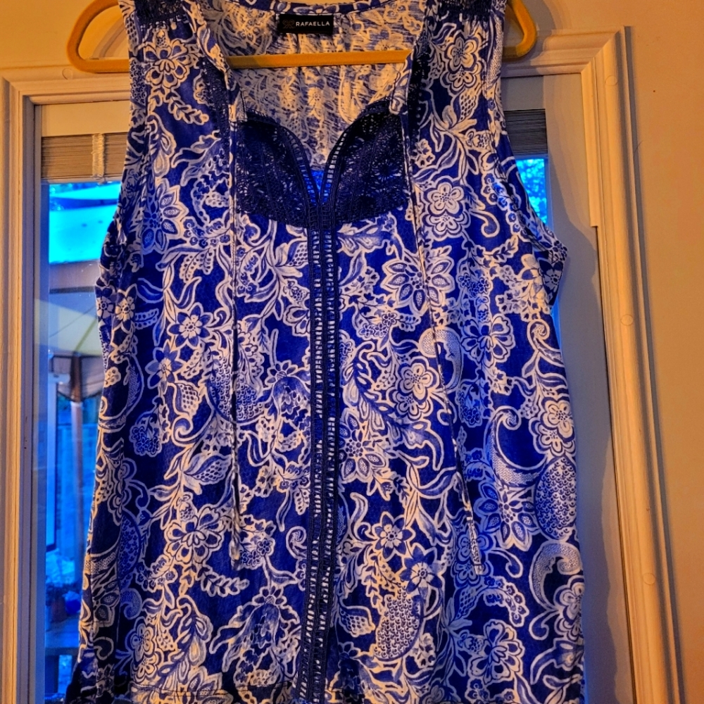 Blue Floral Top Size Large